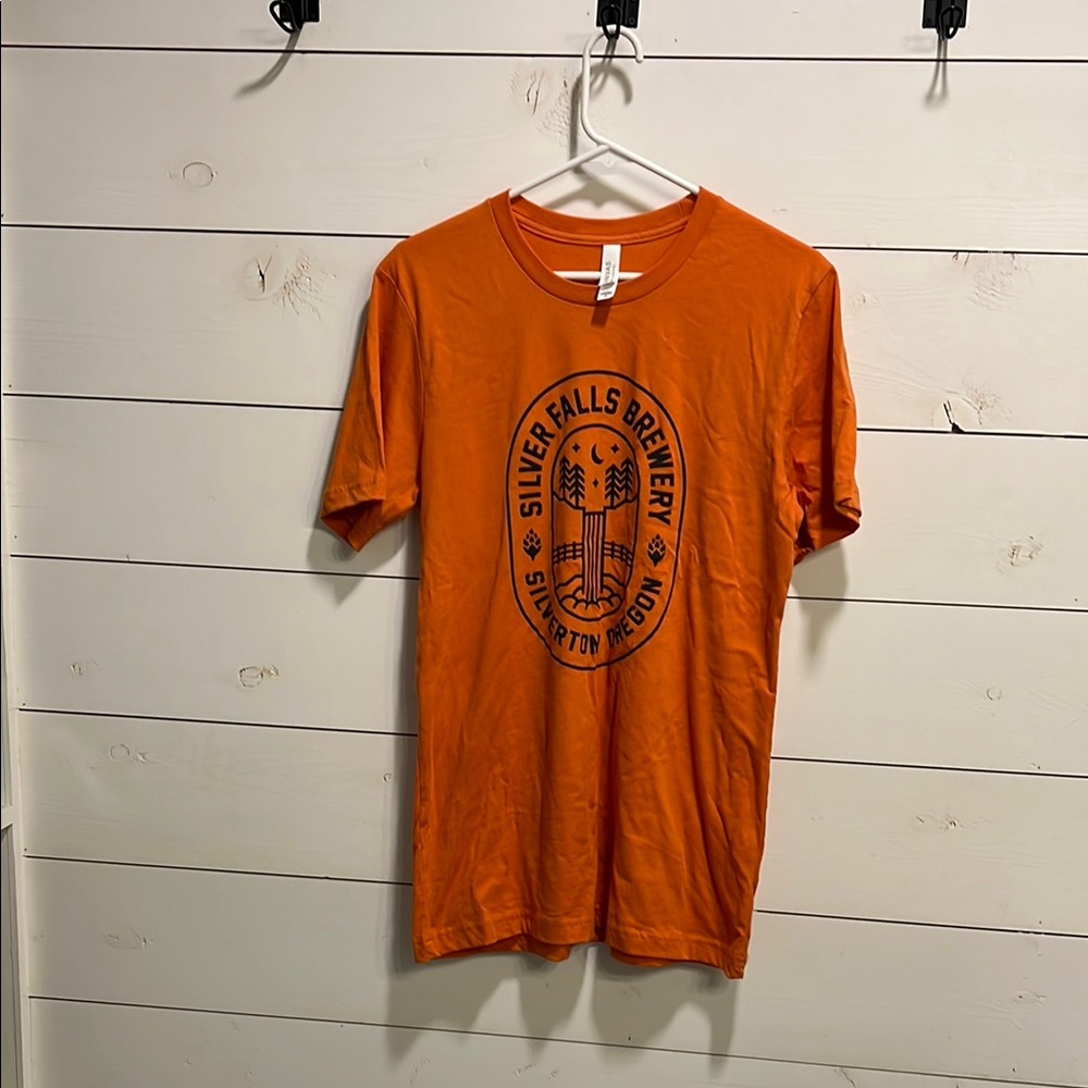 NWOT orange Silver Falls Brewery tee